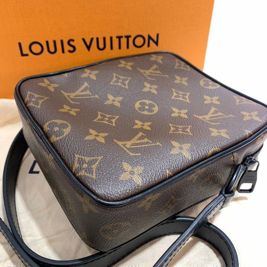 LV Christopher 斜背包/側背包 M69404 近全新-6