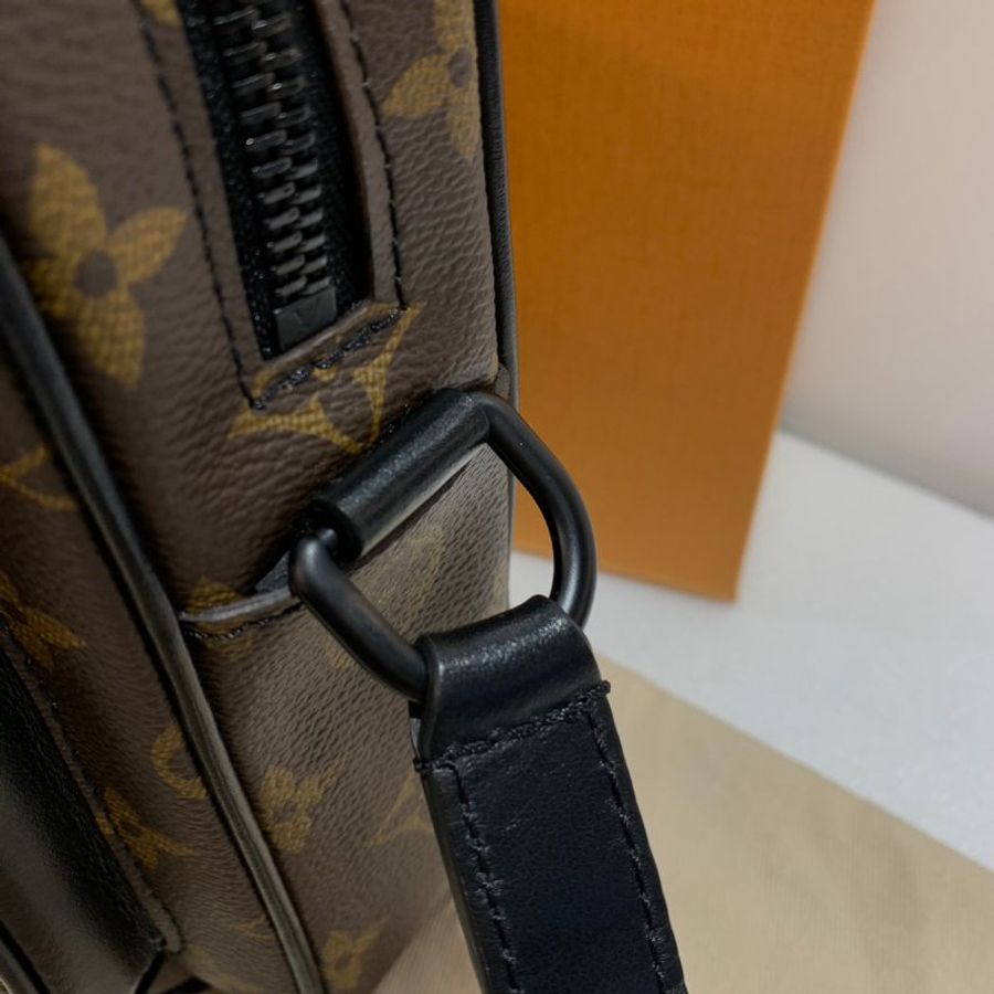 LV Christopher 斜背包/側背包 M69404 近全新-7