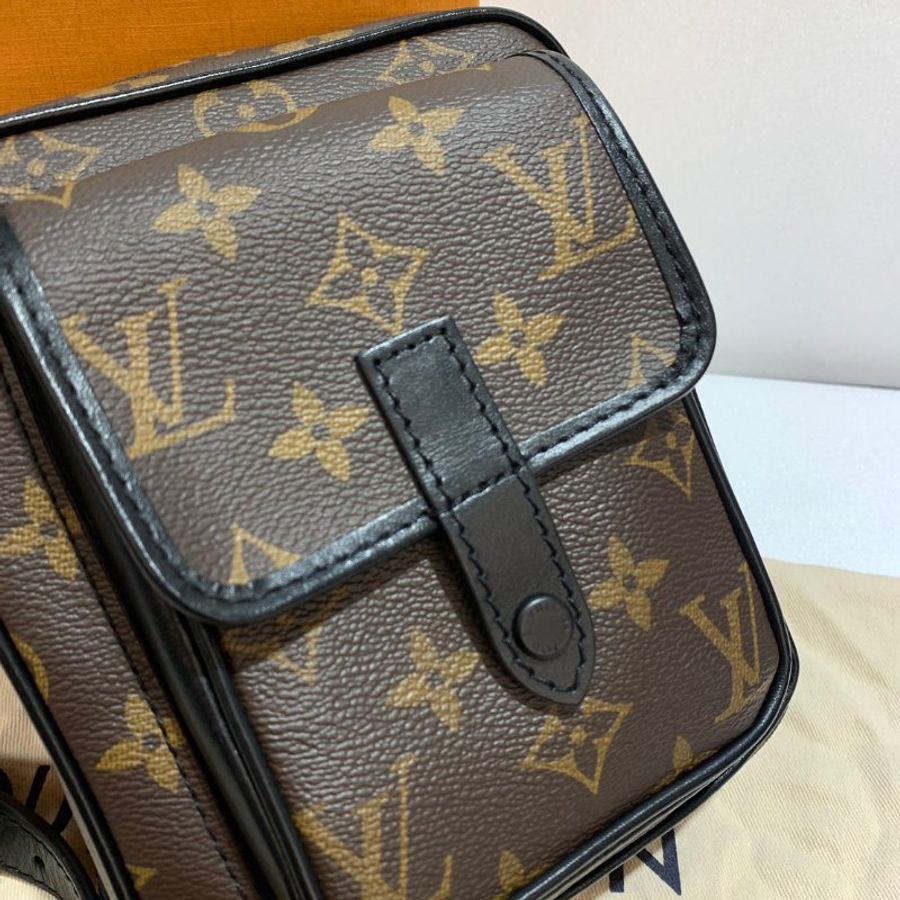LV Christopher 斜背包/側背包 M69404 近全新-9