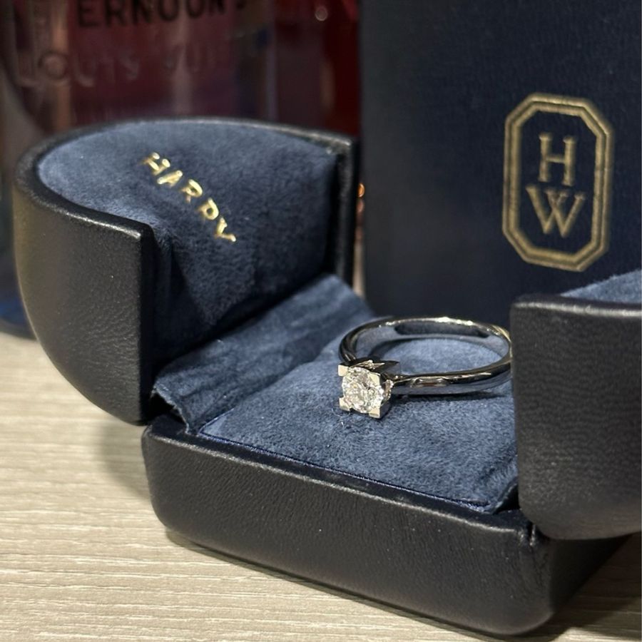 Harry Winston 經典HW 50分鑽戒-1