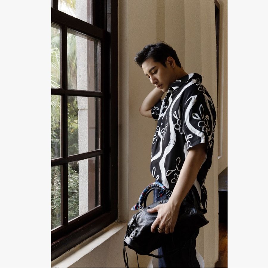 Balenciaga 巴黎世家經典款霧銀扣 鞣製羊皮 city機車包-0