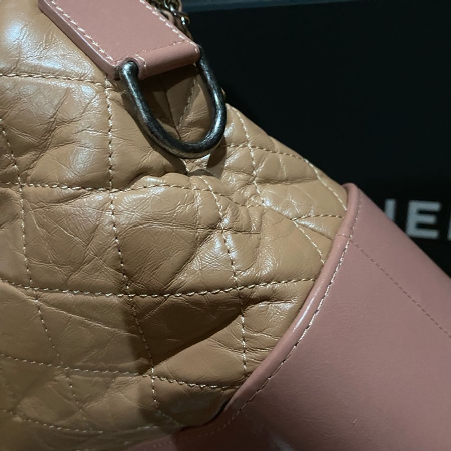 Chanel 霧金釦玫瑰粉中號流浪包-16