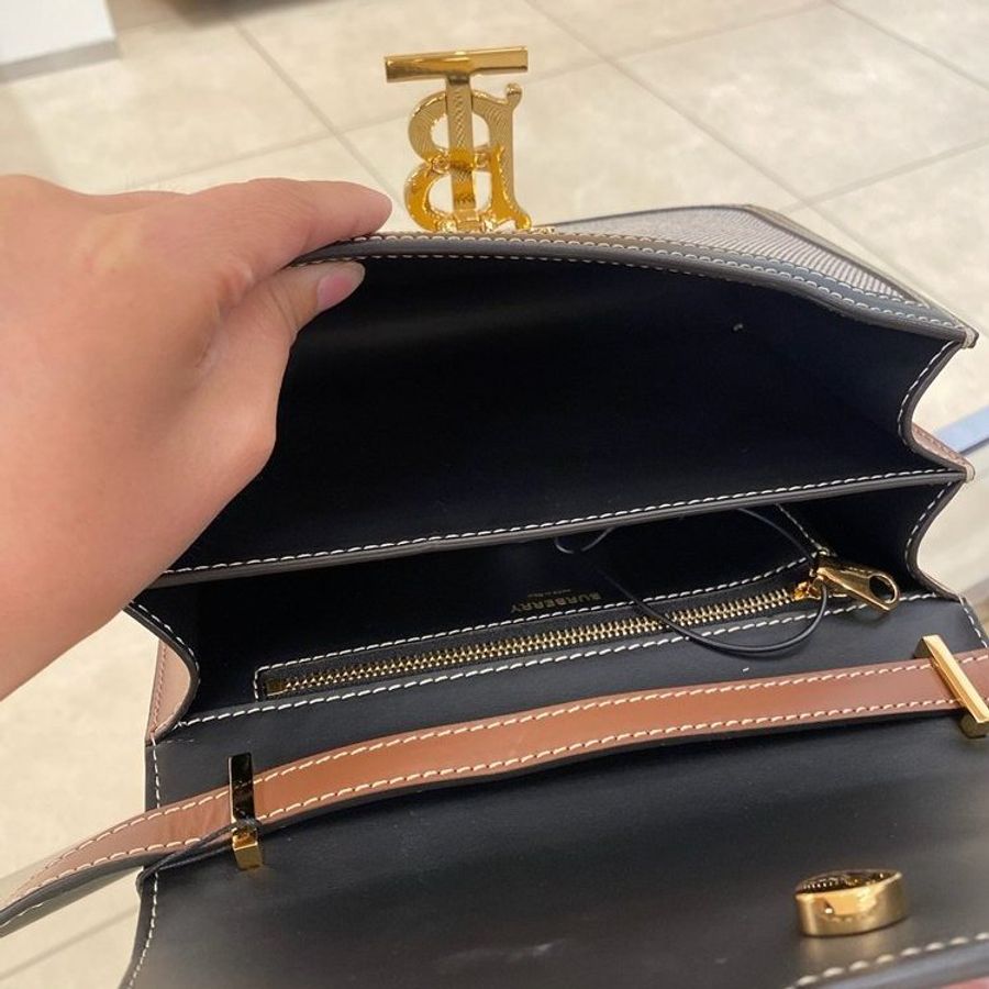 🎁特價🎁Burberry 80306661 小型三色帆布及皮革 TB 包 灰色/黑色/棕色《全新商品 》-6