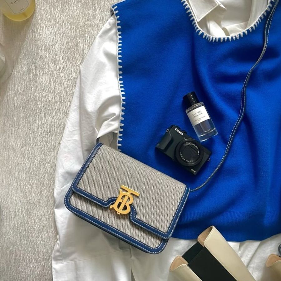 🎁特價🎁Burberry 80306661 小型三色帆布及皮革 TB 包 灰色/黑色/棕色《全新商品 》-16