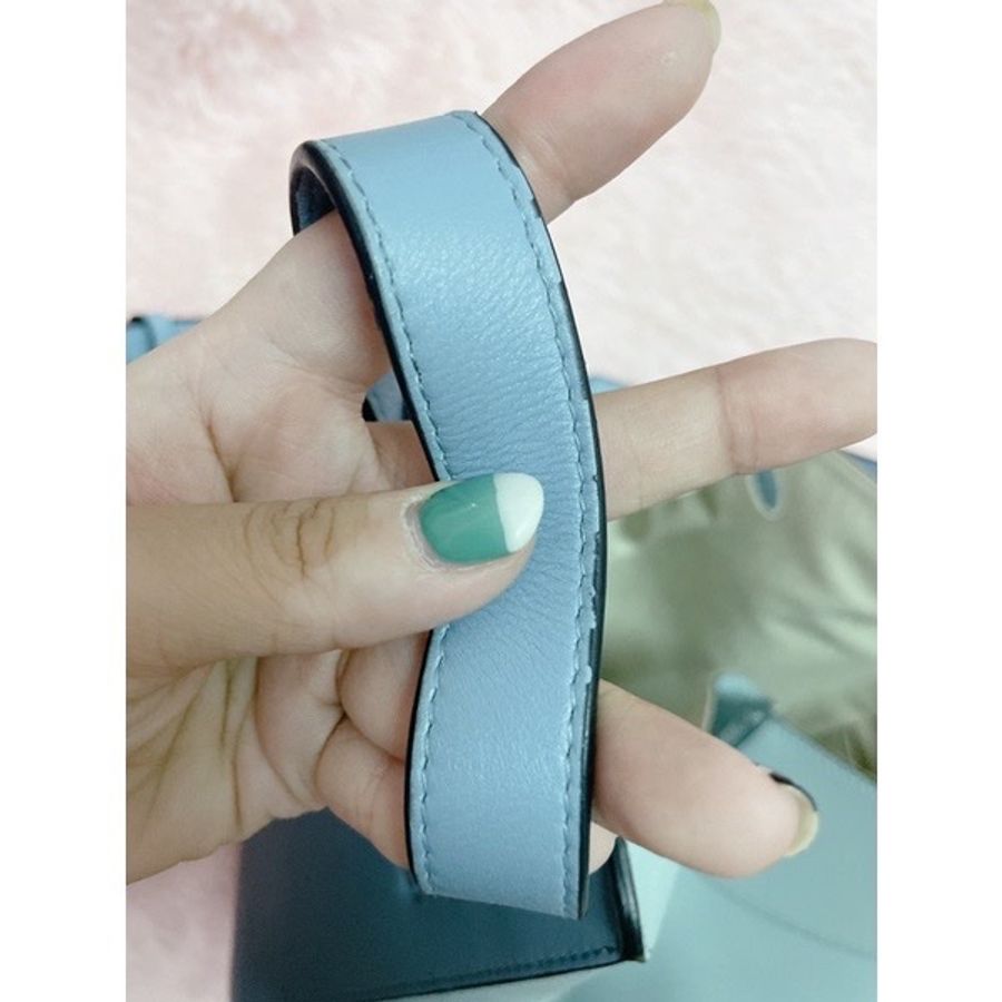 專櫃購入Loewe hammock small bag中號湖水藍色拼色吊床包-4