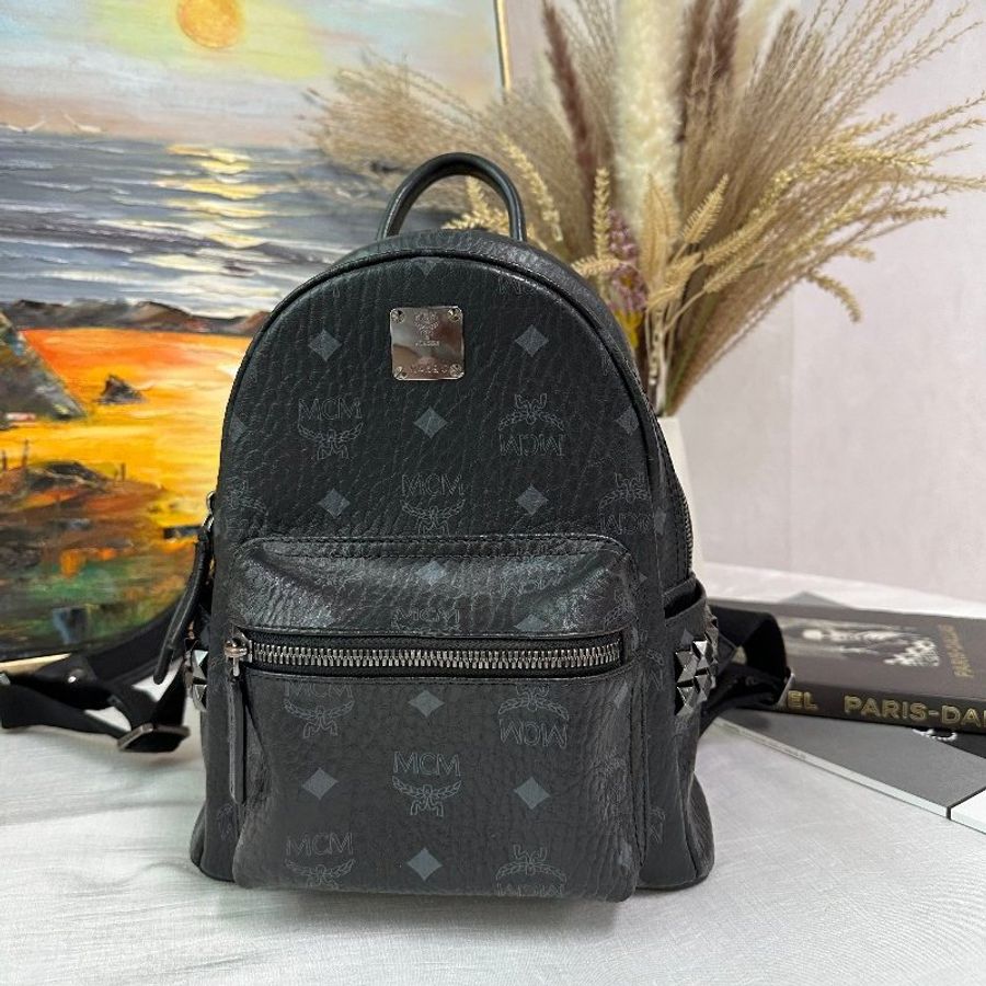 MCM logo印花鉚釘後背包-0
