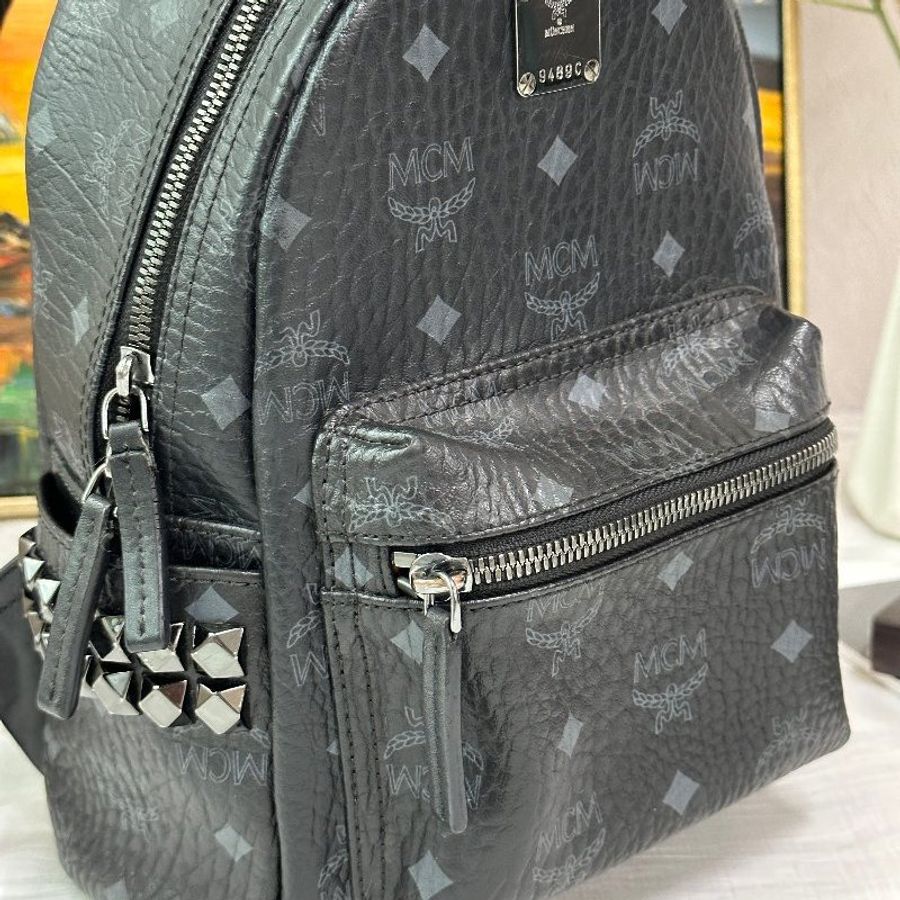 MCM logo印花鉚釘後背包-18