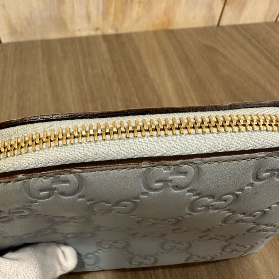 Gucci 141810 淺藍牛皮壓紋拉鍊化妝包 零錢包-6