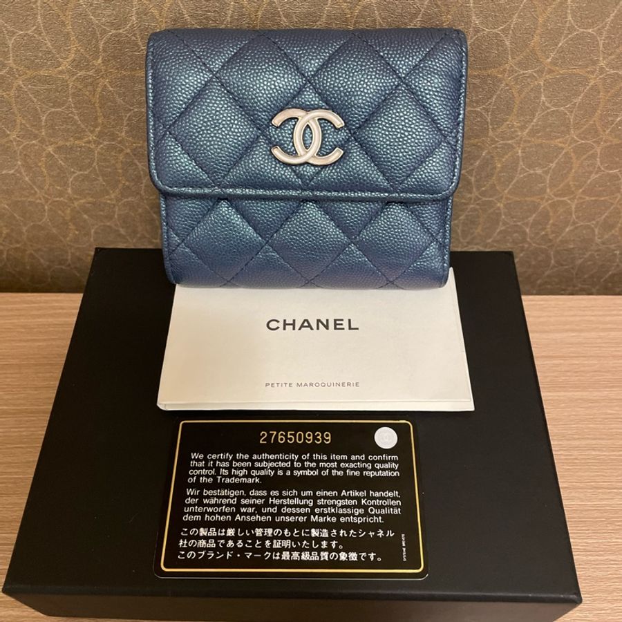 Chanel 幻彩珠光藍 季節限量款 荔枝牛皮 三折短夾-5