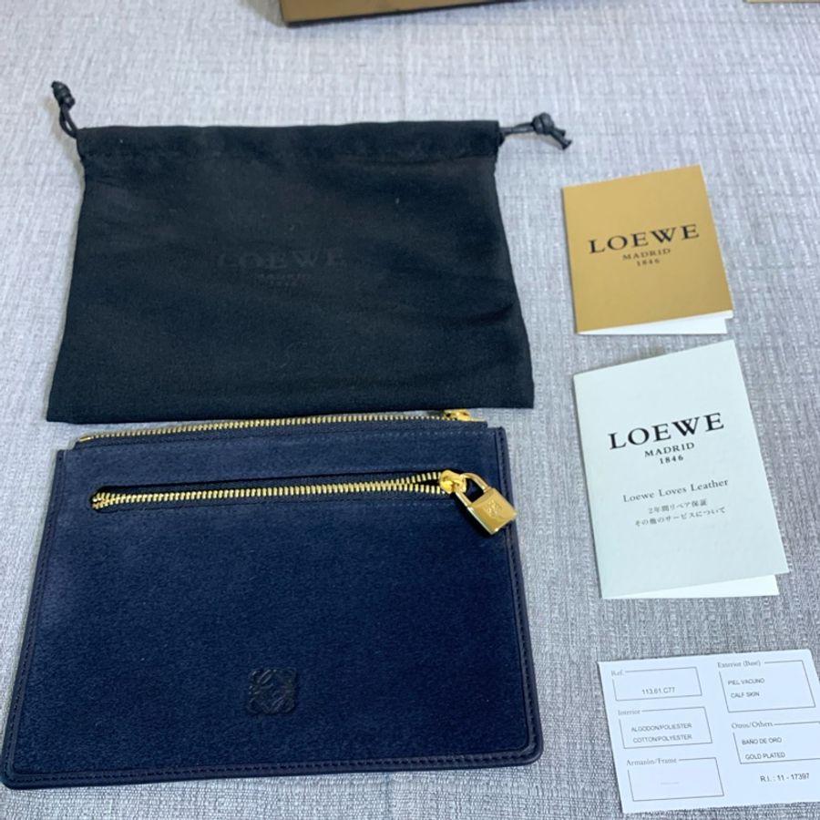 Loewe 深藍色 麂皮 小包-4