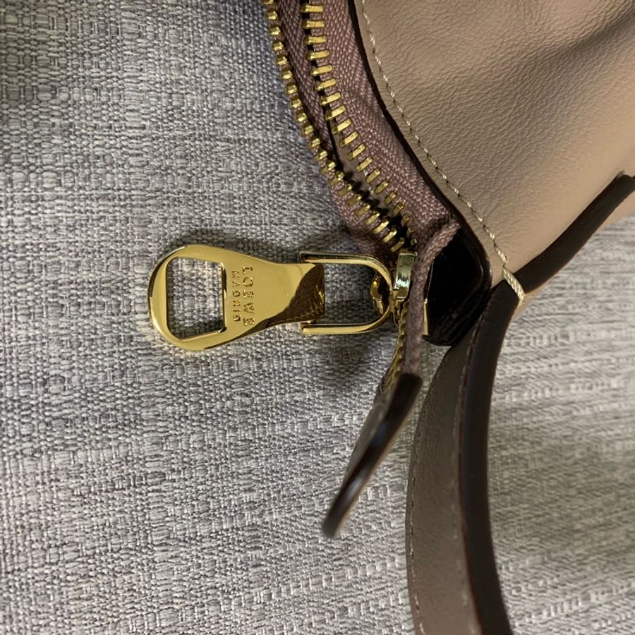 Loewe 藕色水桶包 肩背包-12