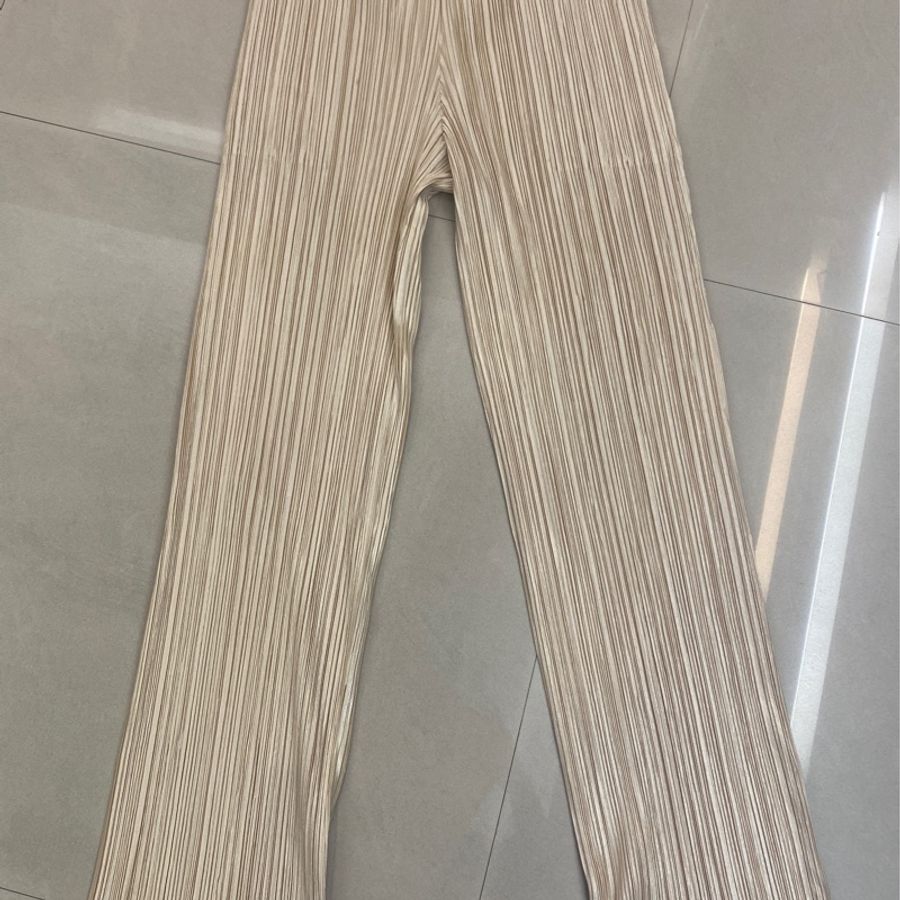 二手新款Issey Miyake三宅一生‧PP‧Me PLEATS PLEASE香檳金直筒口袋長褲-0