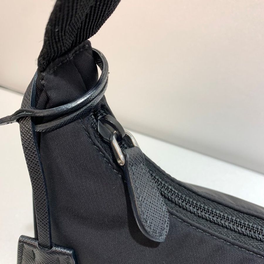 PRADA Re-Edition 2000年復刻版 腋下包/手提包 85成新-8