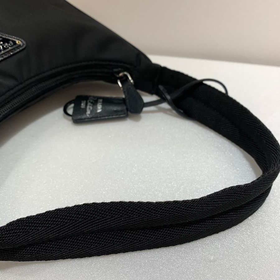 PRADA Re-Edition 2000年復刻版 腋下包/手提包 85成新-10