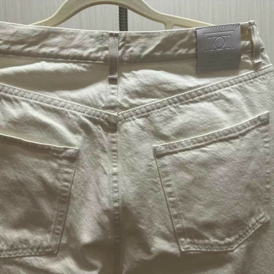 近全新Toteme 白色直筒牛仔褲-4