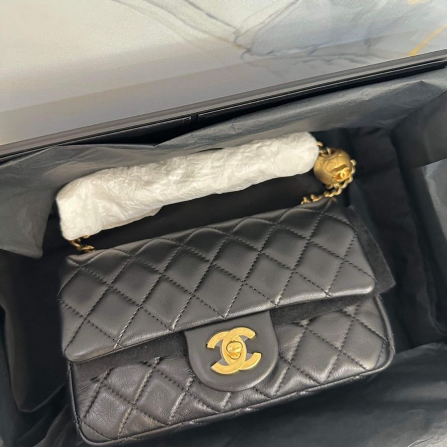 chanel mini 20金球 晶片款近全新 膠膜未拆 全配有購證 金球方胖 cf20 黑金 經典款-0