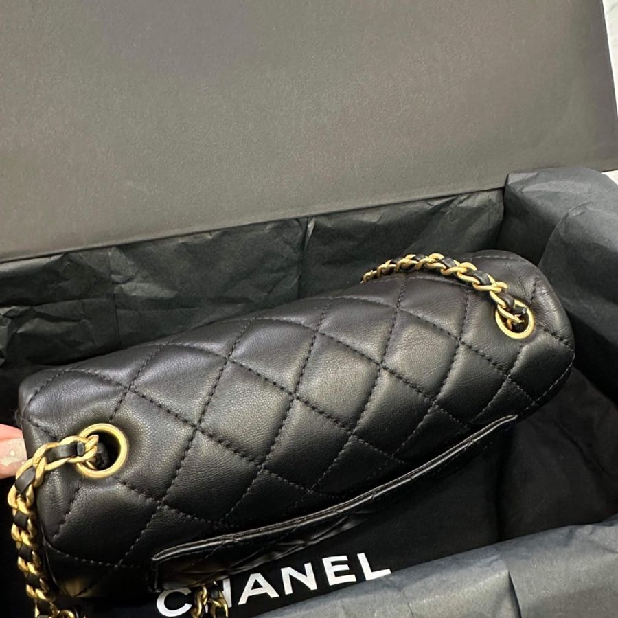 chanel mini 20金球 晶片款近全新 膠膜未拆 全配有購證 金球方胖 cf20 黑金 經典款-3