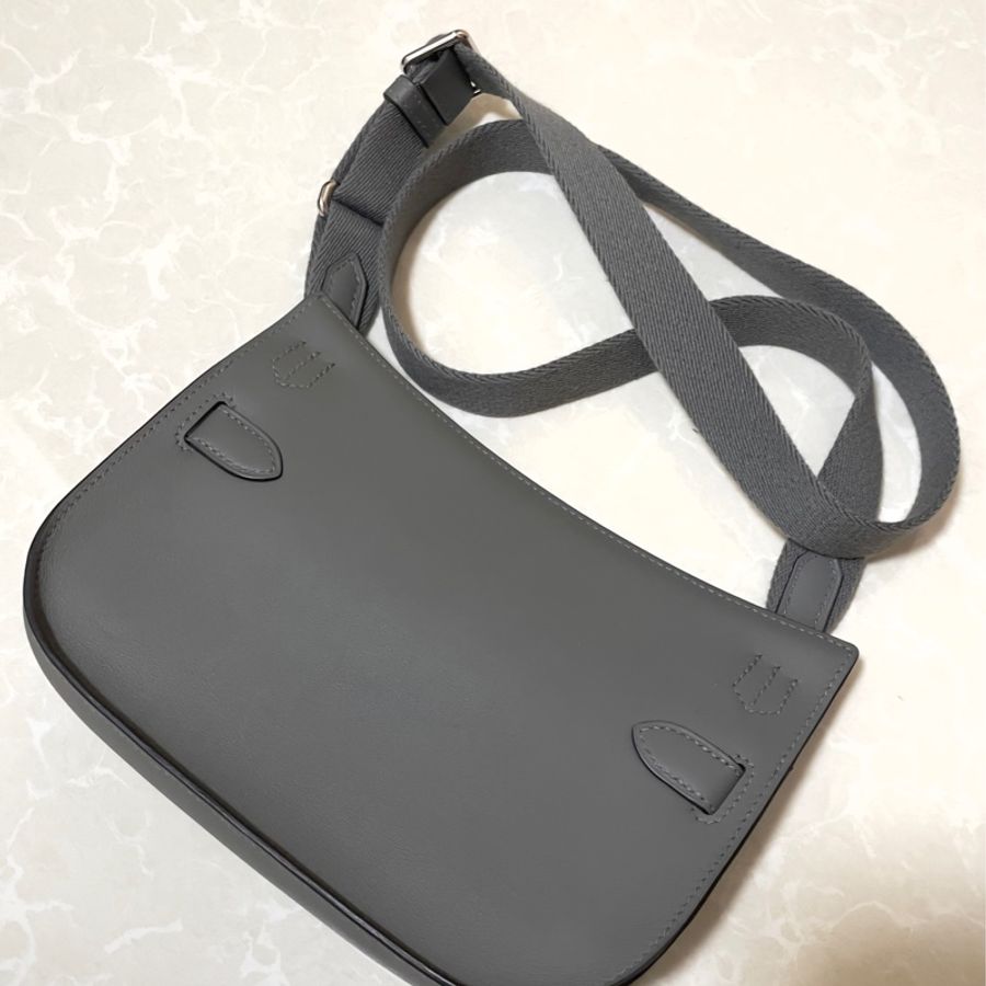 Hermes 愛馬仕 Jypsiere mini Swift牛皮斜背包(OL積雨雲U刻銀釦)-4