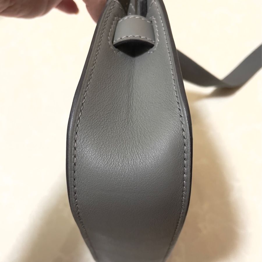 Hermes 愛馬仕 Jypsiere mini Swift牛皮斜背包(OL積雨雲U刻銀釦)-5