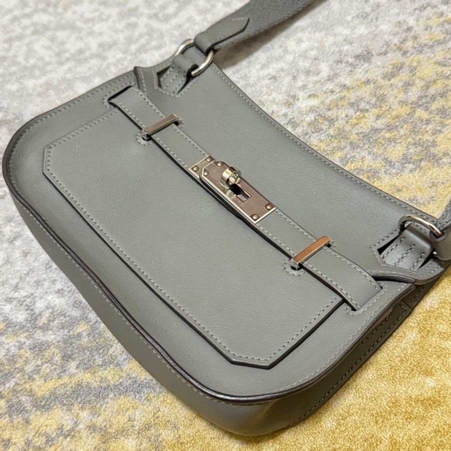 Hermes 愛馬仕 Jypsiere mini Swift牛皮斜背包(OL積雨雲U刻銀釦)-13