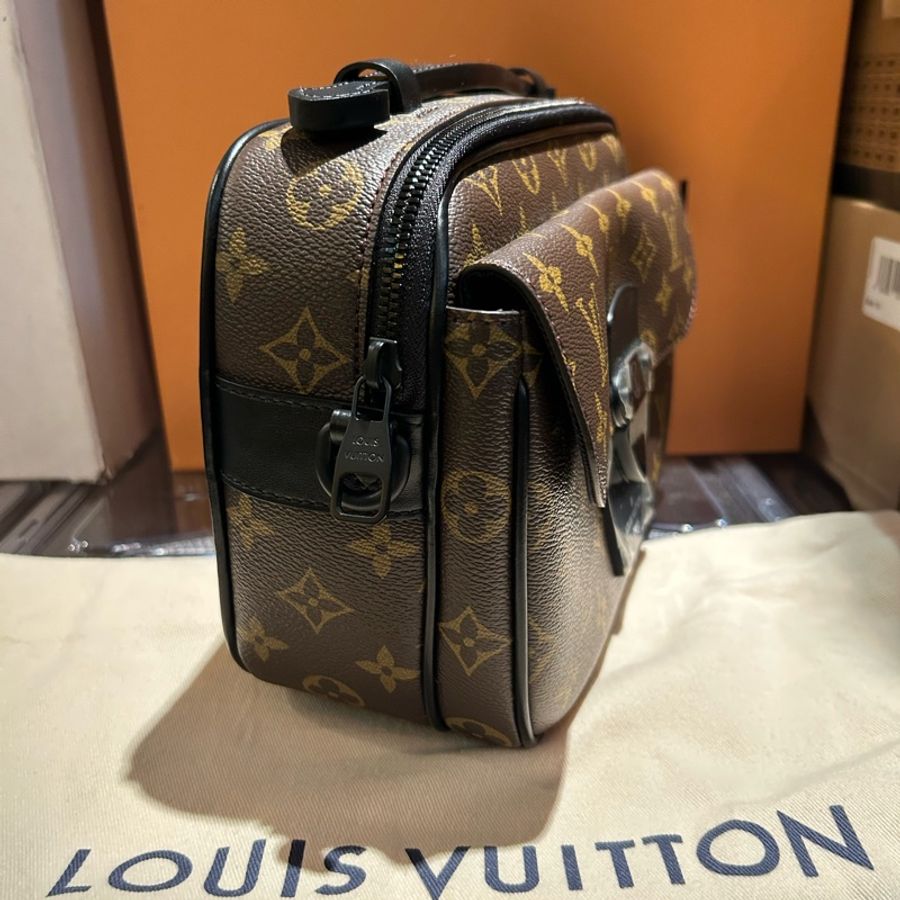 「實體門市現貨」全新 LV S LOCK 郵差包-3