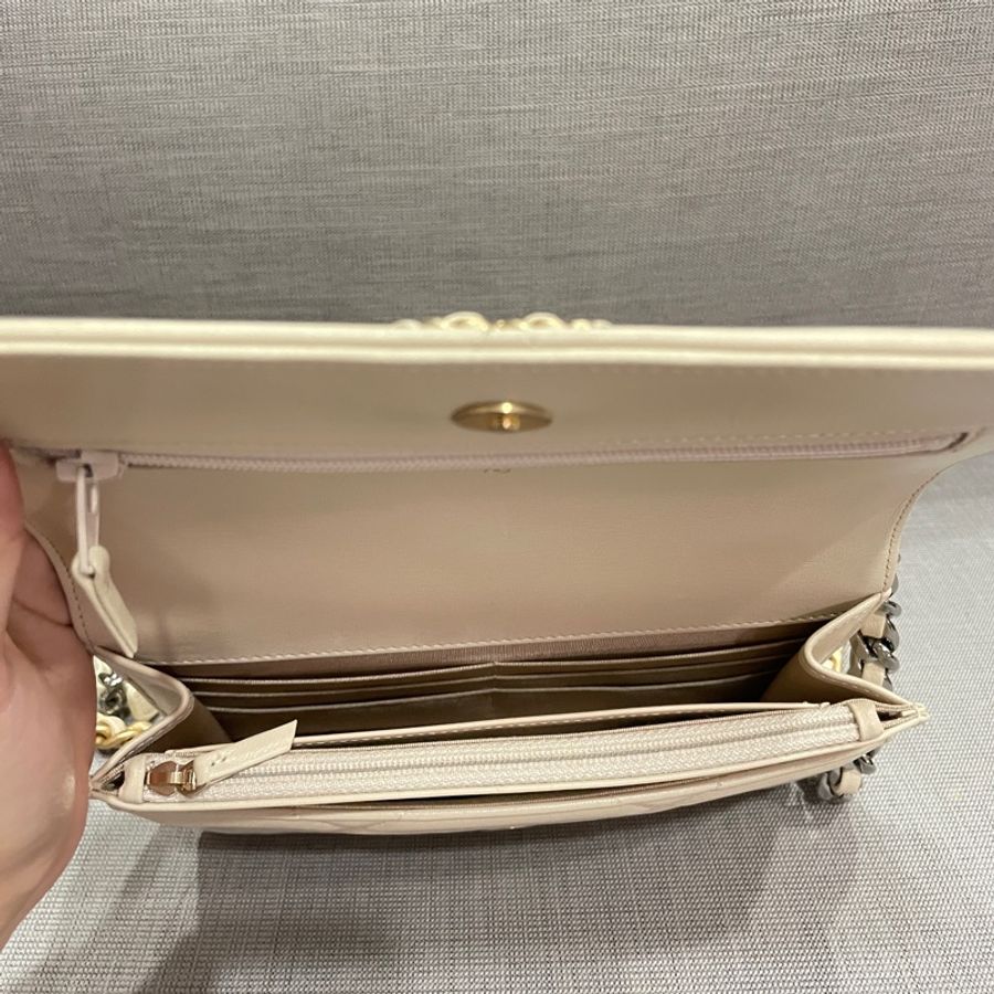 Chanel 19 WOC 栗子色-9