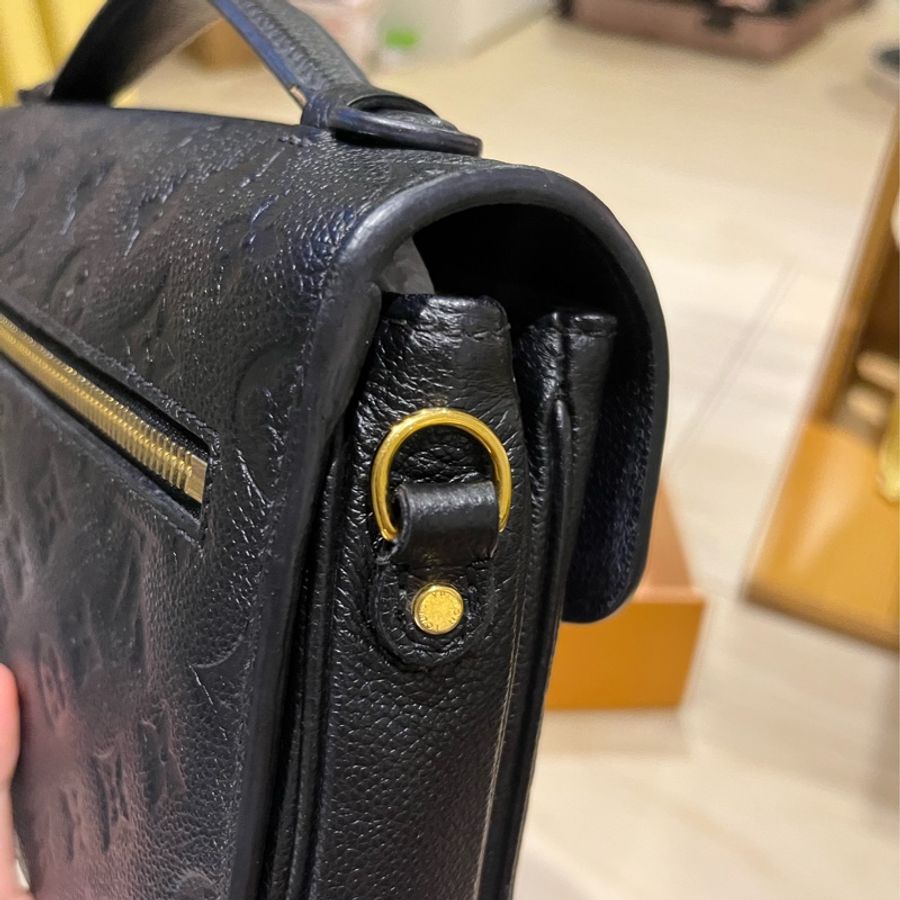 [斑比暴衝💕］內文優惠價‼️Louis Vuitton 路易威登 牛皮郵差包 壓花老花 郵差包-9