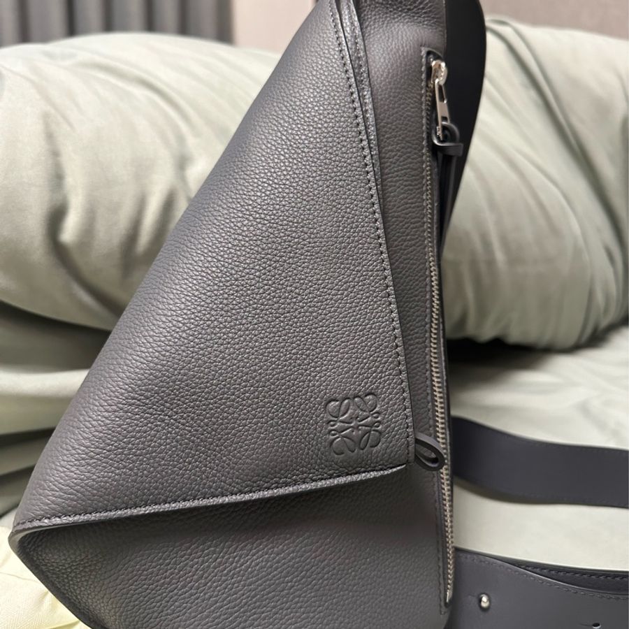 LOEWE 灰Anton sling 全新-8