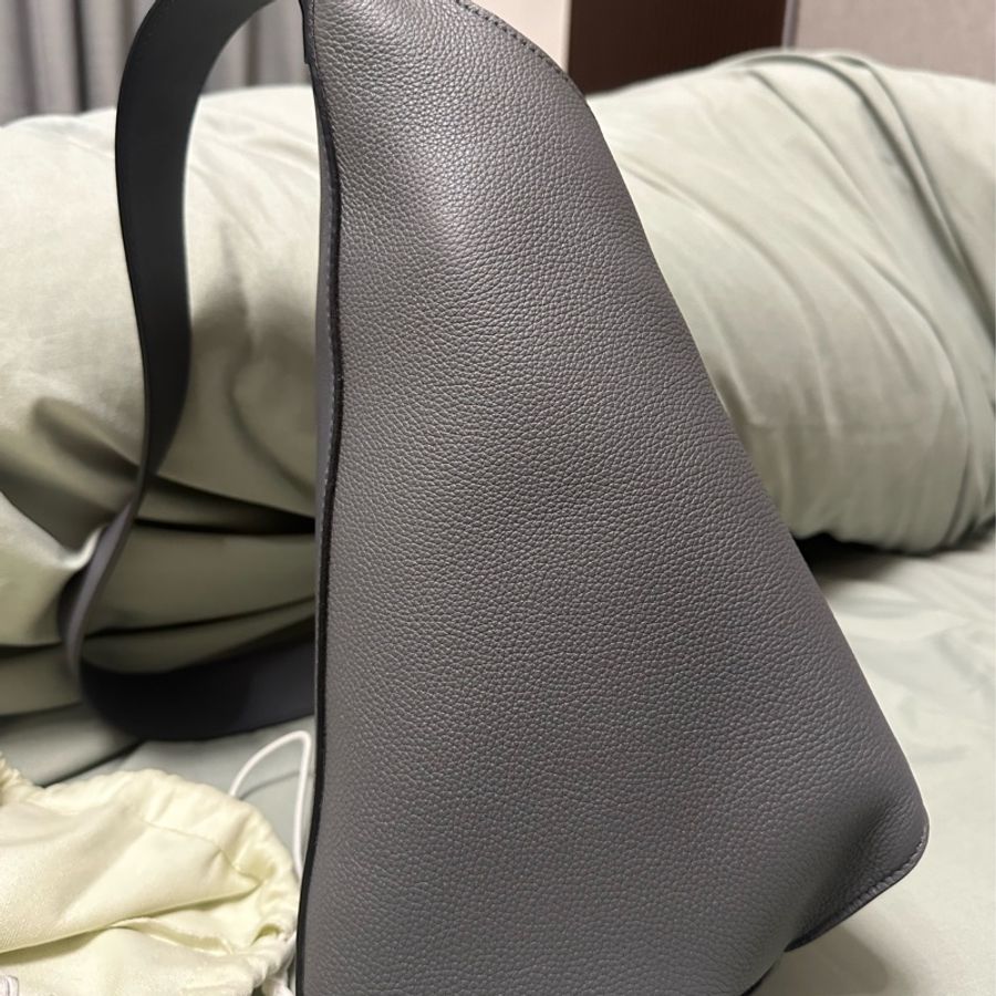 LOEWE 灰Anton sling 全新-9
