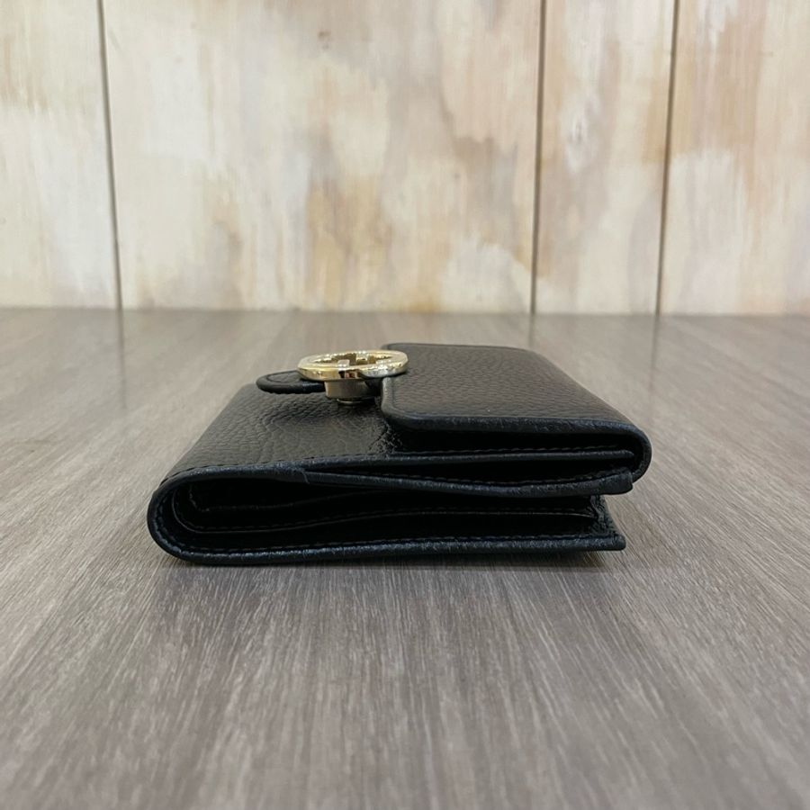 Gucci 615525 黑牛皮金屬雙G釦式短夾Interlocking G-4