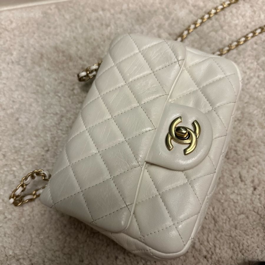 CHANEL經典小金球 白色方胖子mini-0