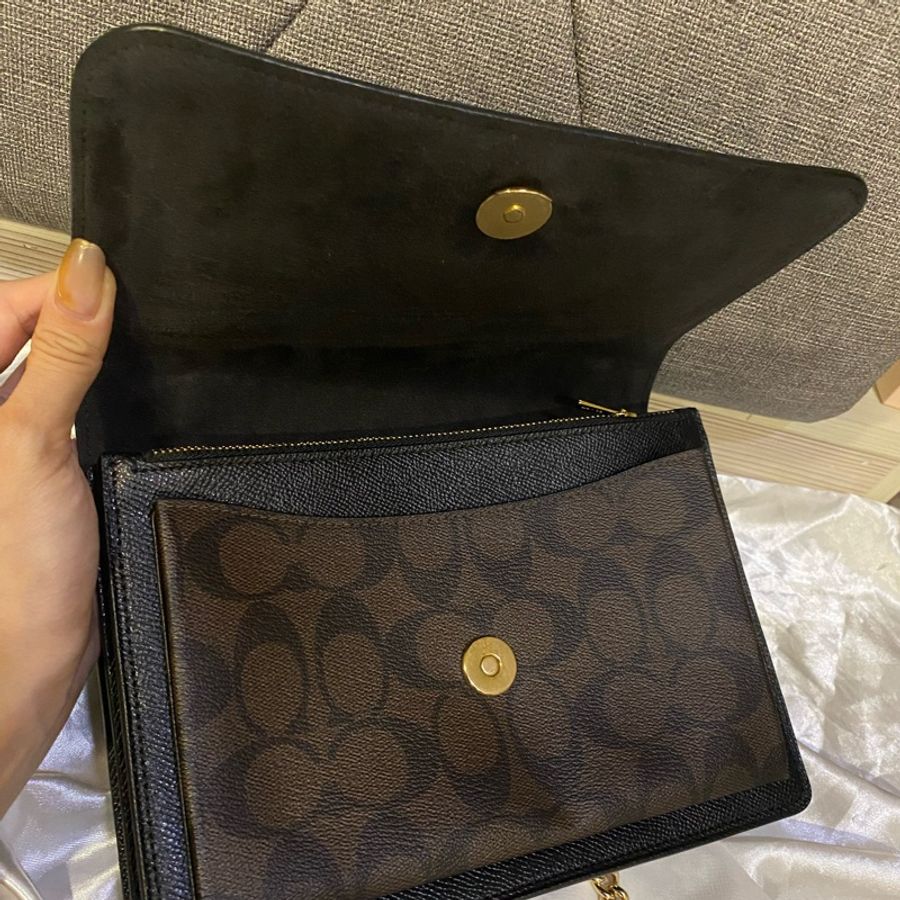 Coach 老花拼接黑色防刮皮金鍊包-16