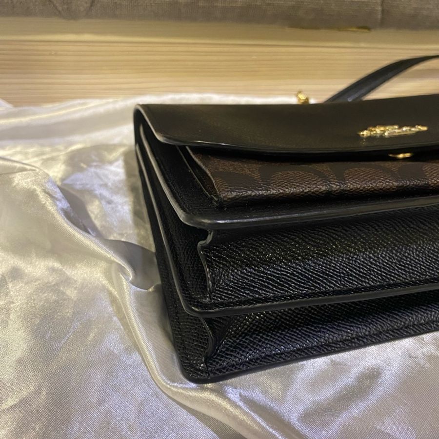 Coach 老花拼接黑色防刮皮金鍊包-25