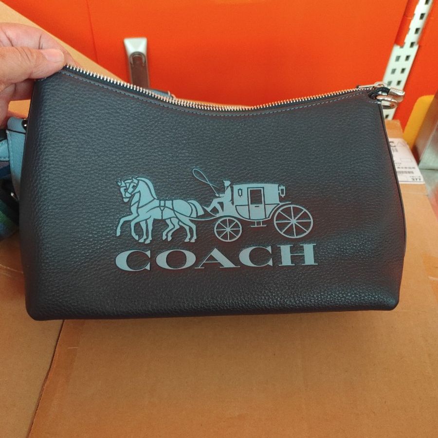Coach 午夜藍大馬車斜背包-0