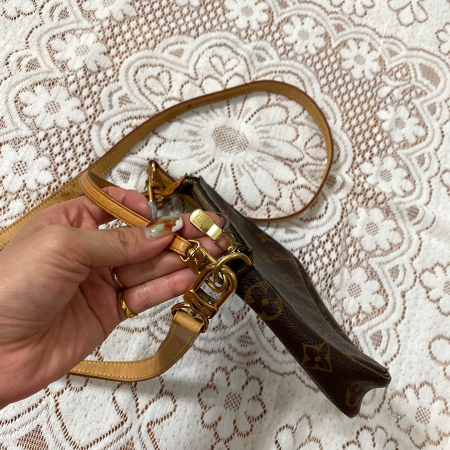 LV 麻將包(日本東京二手精品拍賣會現場帶回)-16
