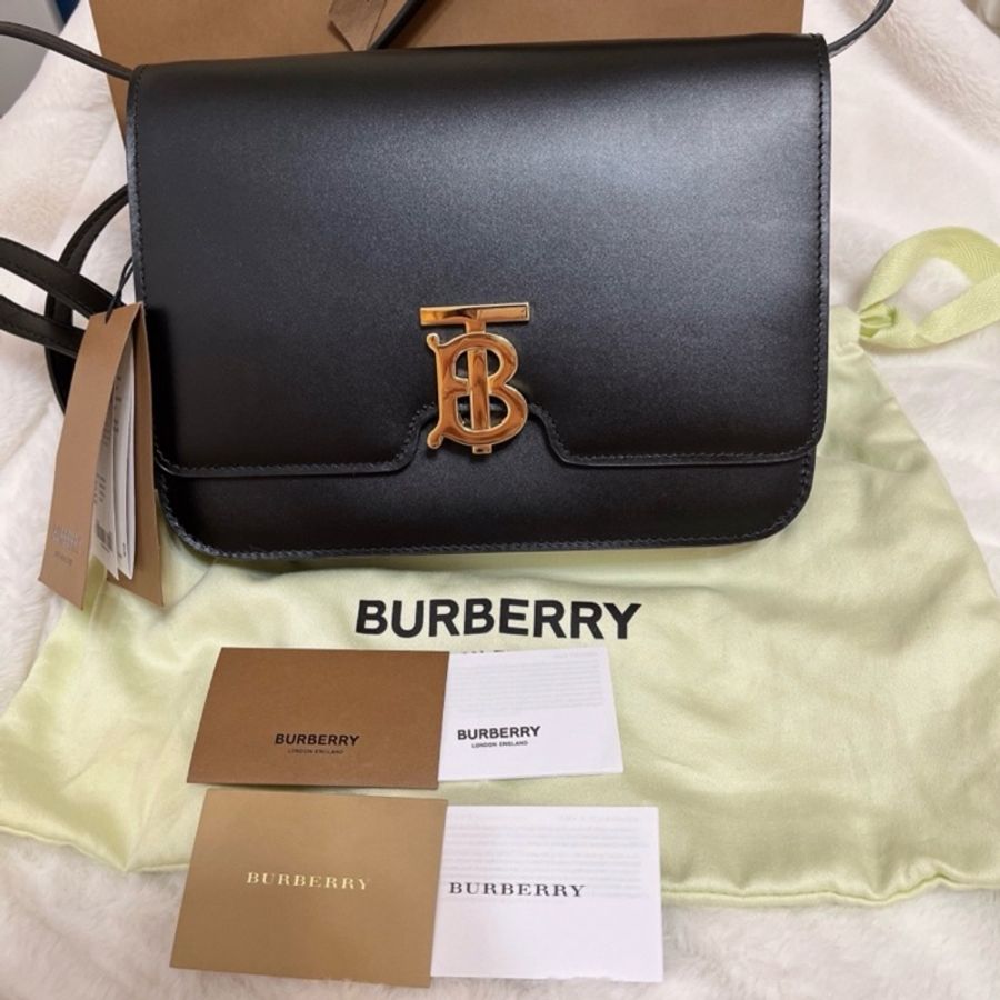 BURBERRY TB logo 肩背包 Burberry Medium TB grain calfskin crossbody shoulder bag TB 側背包-1