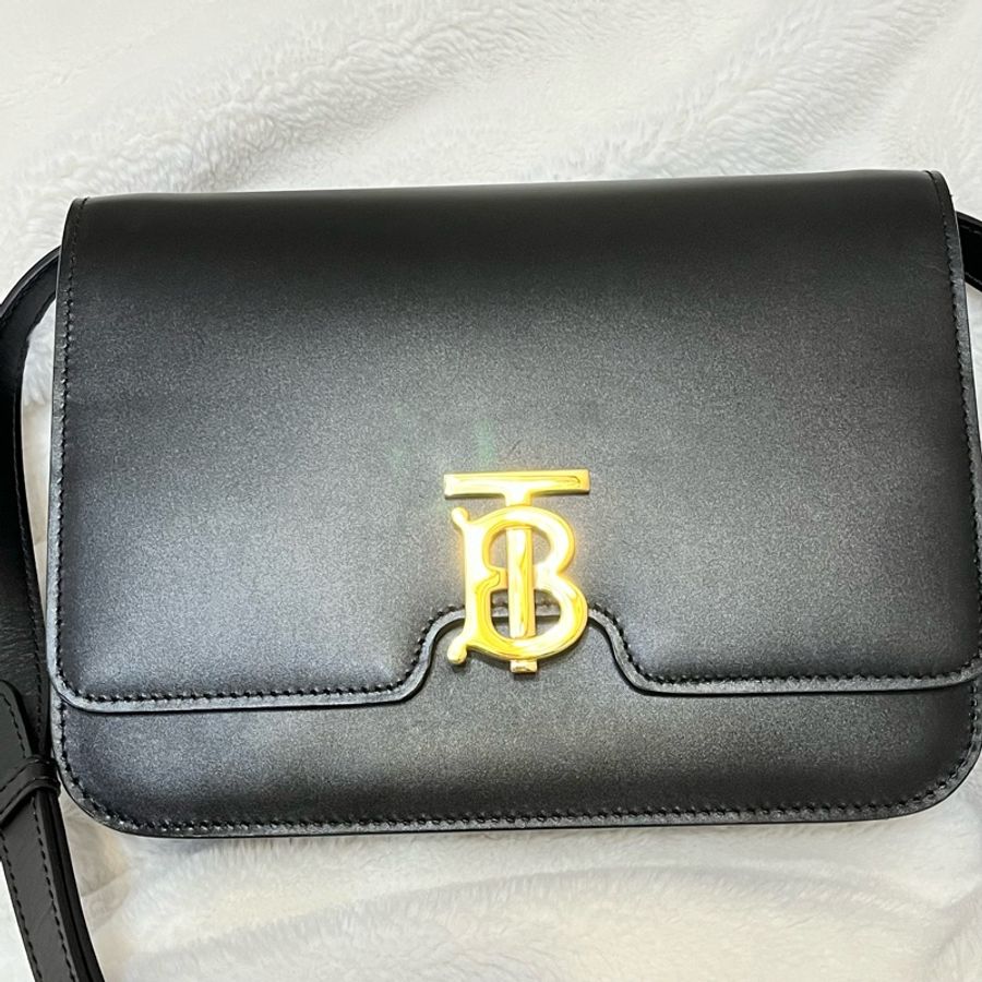 BURBERRY TB logo 肩背包 Burberry Medium TB grain calfskin crossbody shoulder bag TB 側背包-12