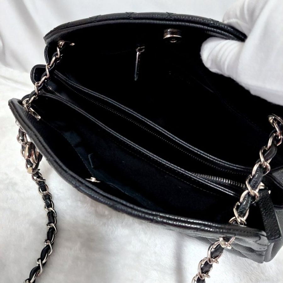 Chanel 香奈兒 🎀現品實拍 🎀 保齡球包款 黑色銀扣肩背鏈包~二手9.5成新-11
