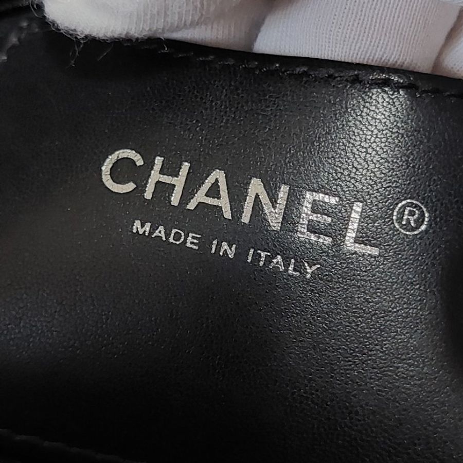 Chanel 香奈兒 🎀現品實拍 🎀 保齡球包款 黑色銀扣肩背鏈包~二手9.5成新-13