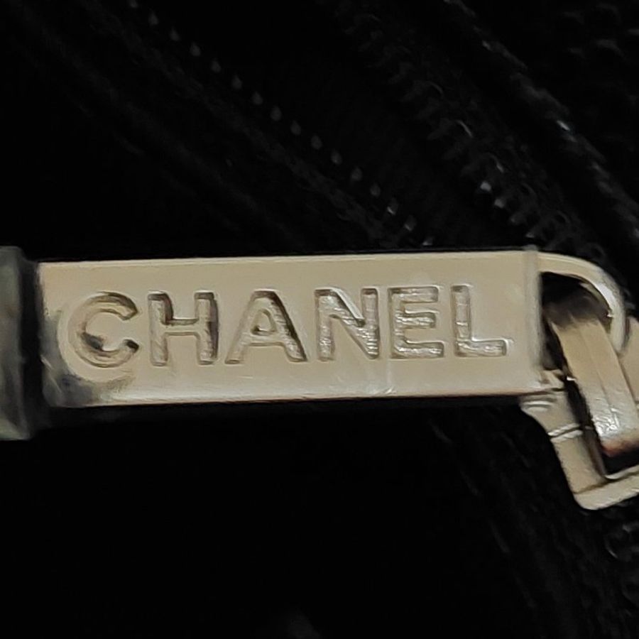 Chanel 香奈兒 🎀現品實拍 🎀 保齡球包款 黑色銀扣肩背鏈包~二手9.5成新-15