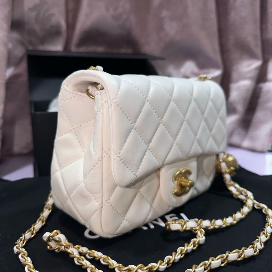 CHANEL 17cm 爆款白色金球方胖子#小金球鏈包#小羊皮、琺瑯-4