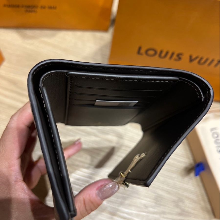 LV M62159 Capucines皮夾 大象灰 荔枝皮 全新-2