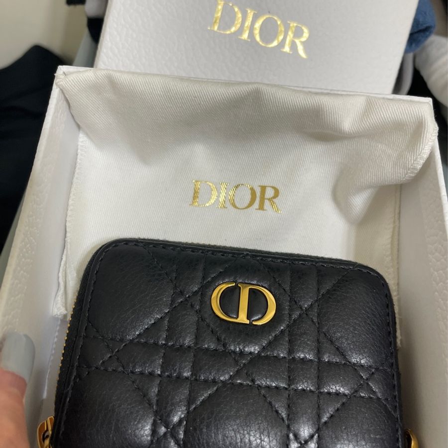 DIOR Caro新款柔軟小牛皮Cannage 藤格紋圖案縫線 卡片零錢包-0