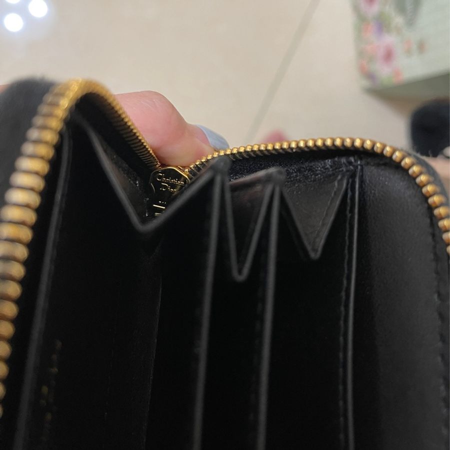 DIOR Caro新款柔軟小牛皮Cannage 藤格紋圖案縫線 卡片零錢包-13