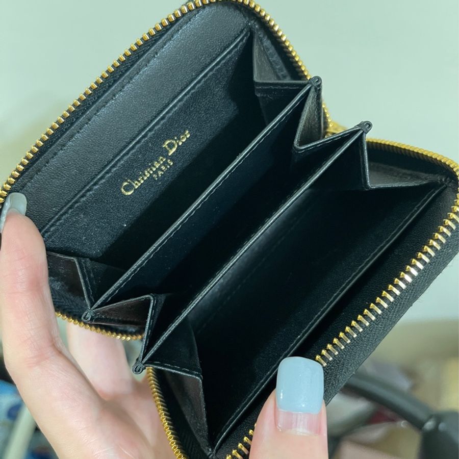 DIOR Caro新款柔軟小牛皮Cannage 藤格紋圖案縫線 卡片零錢包-21