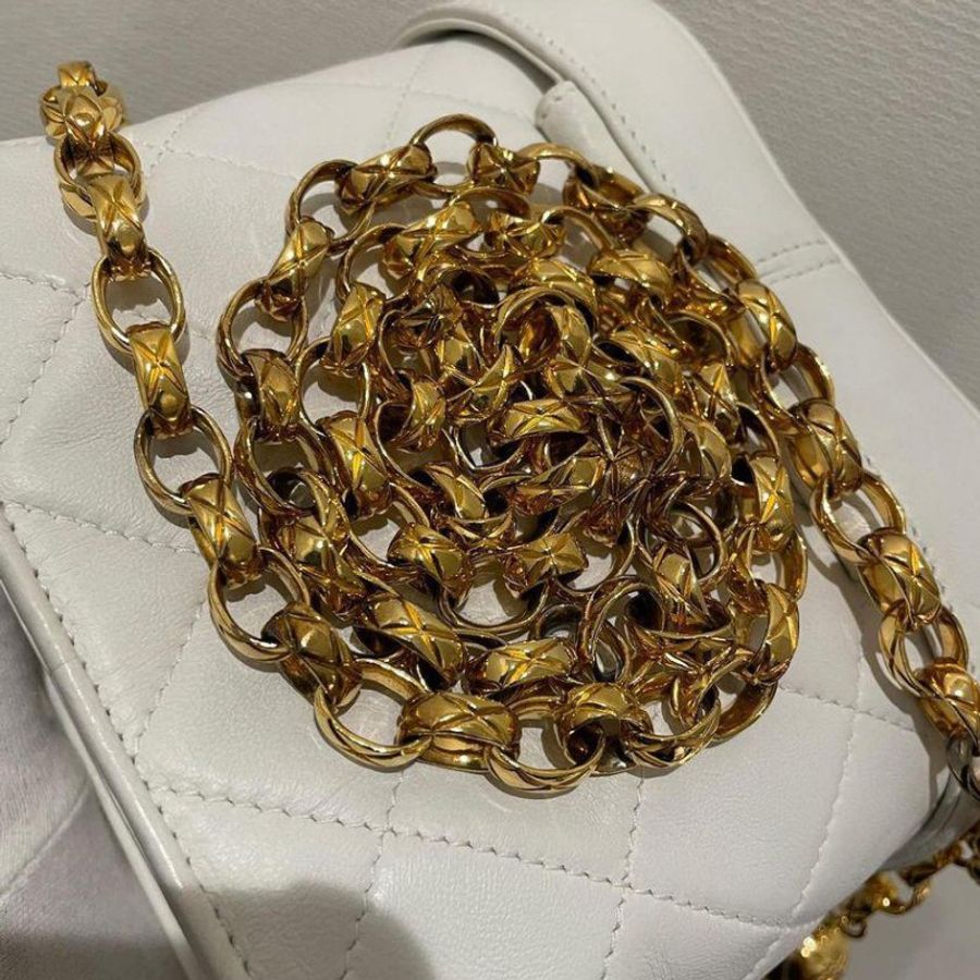 chanel 香奈兒𝑉𝑖𝑛𝑡𝑎𝑔𝑒 雕花鍊長流蘇絕版白色小盒子 小廢包-18