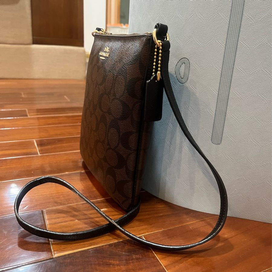 Coach 側背包/斜背包 22*20cm-深咖-1