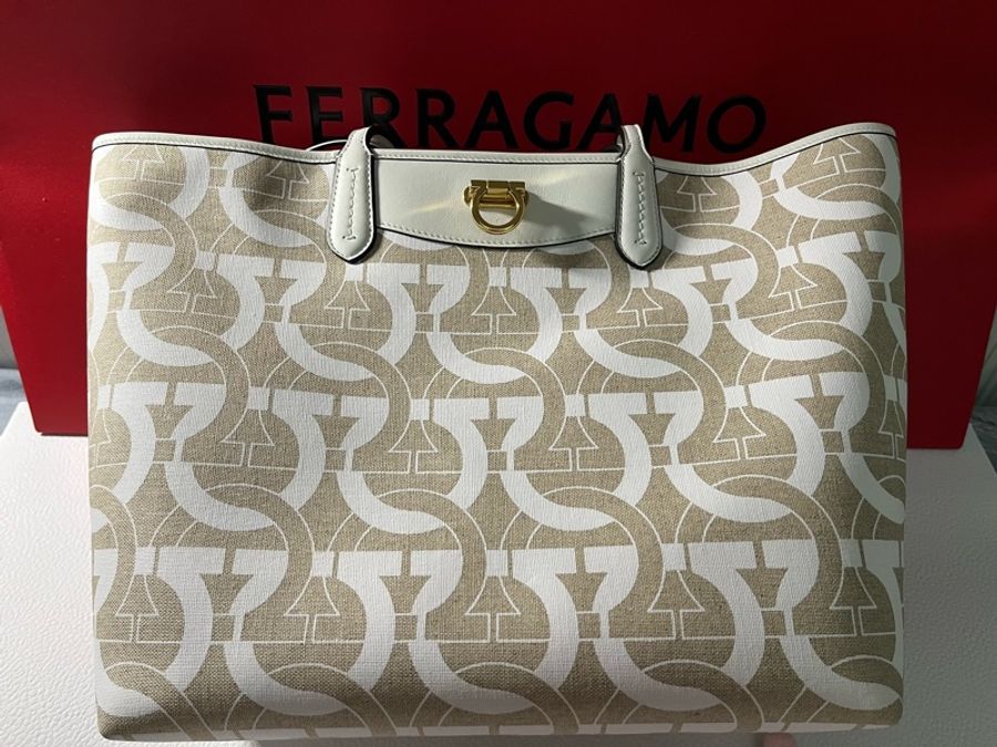 [幾乎全新］FERRAGAMO_LOGO托特包👜+連體小袋（專櫃價五萬六千元）-7