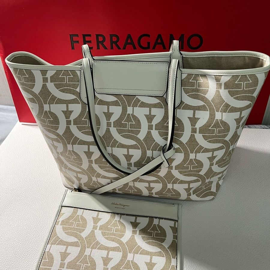 [幾乎全新］FERRAGAMO_LOGO托特包👜+連體小袋（專櫃價五萬六千元）-11