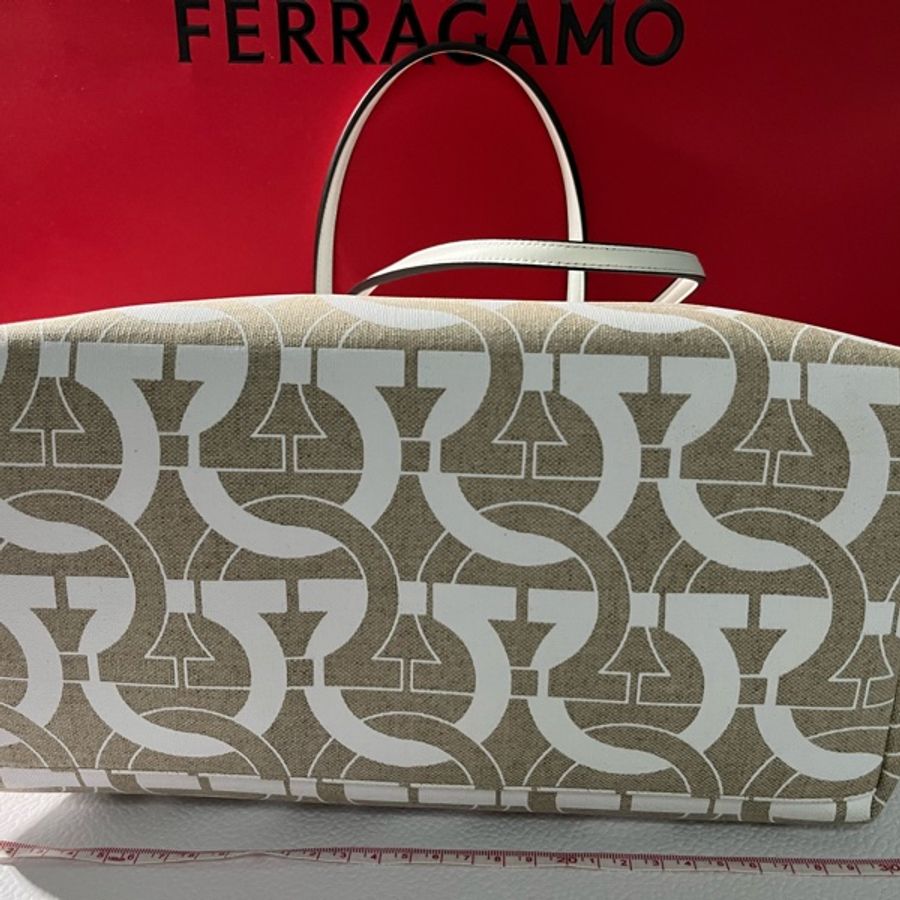 [幾乎全新］FERRAGAMO_LOGO托特包👜+連體小袋（專櫃價五萬六千元）-13